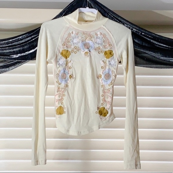FREE PEOPLE Embroidered Mock Neck Top XS off white women’s New with tags - Picture 2 of 7